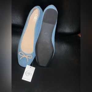 Bnwt size 8 Cato women’s flats. Light denim color